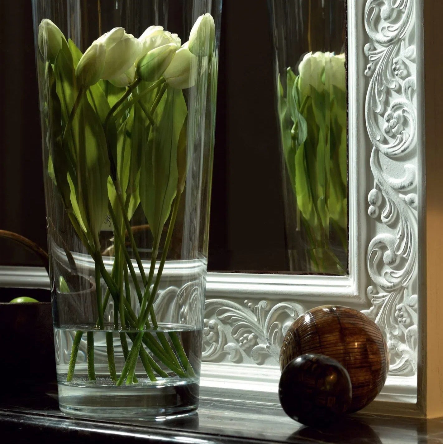 Z11 ARSTYL® 2M NMC ceiling coving on Decorative mirror  | DecorMania UK